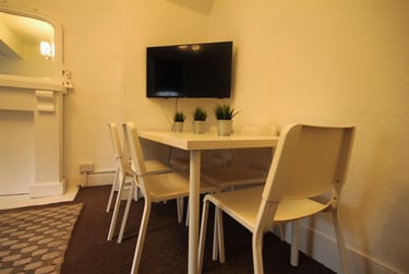 5 bed flat, Hotspur Street, Jesmond Vale, Newcastle, NE65BH - Image 4